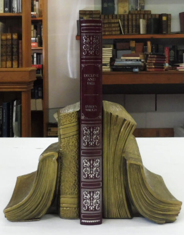 Decline-and-Fall-Waugh-Eveyln-005102