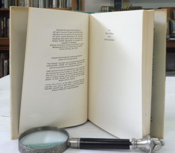 Slaughterhouse-Five-or-The-Children-s-Crusade-Vonnegut-Kurt-Jr-005655-2